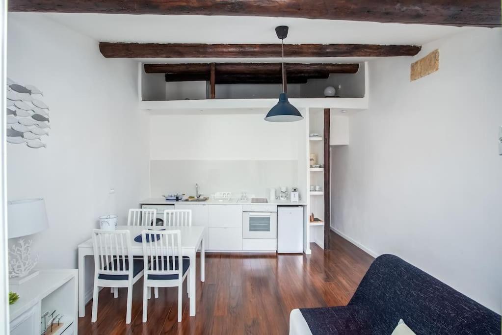 Au Coeur Du Panier Avec Terrasse 2 A 4 Personnes Climatisation Appartement Marseilles Buitenkant foto